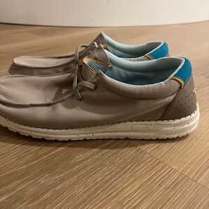 Hey Dude Wally slip on